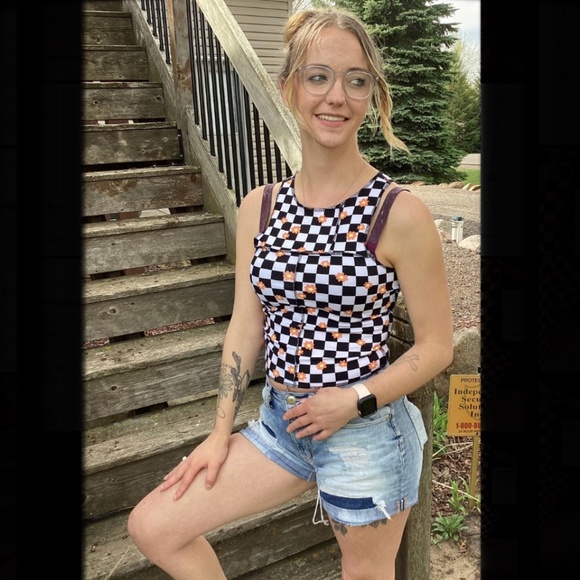 🐣  Unique Design Tank Top w/ Cool Stitching ~ NWT - Picture 1 of 2